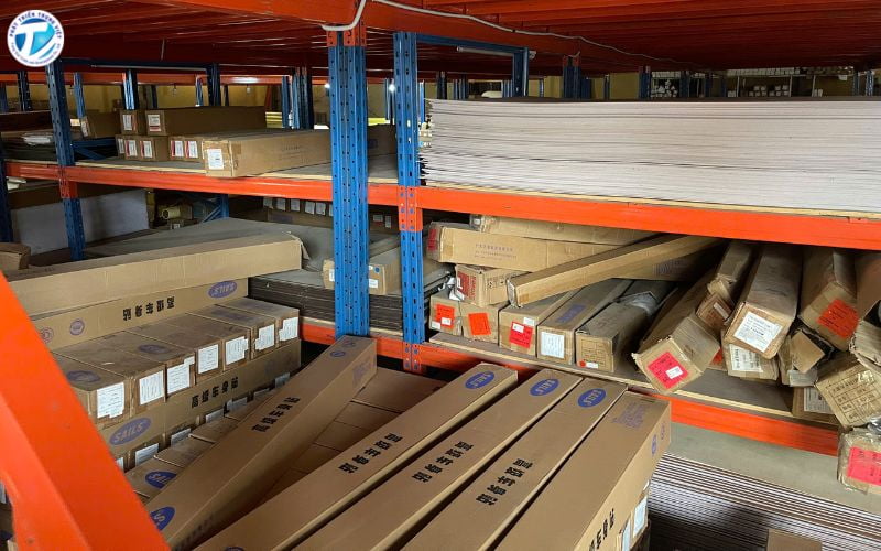 Liên hệ Phát Triển Trung Việt để mua decal